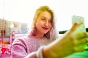 Selfie que me hiciste mal: los impactos de exponernos a los filtros de las redes