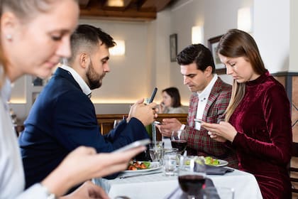 El uso promedio de smartphones es de 5 horas diarias y, a su vez, esta cifra creció un 69% en el último año, según un estudio de la consultora Flurry