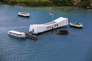 El USS Arizona Memorial recuerda el ataque a Pearl Harbor el 7 de diciembre de 1941