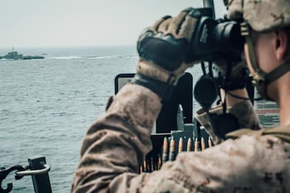 El USS John P. Murtha durante un patrullaje por el estrecho de Ormuz