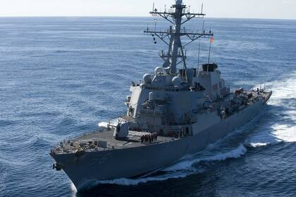 El USS John S McCain es un destructor de la armada estadounidense que dejará de utilizar las pantallas táctiles para el control del buque