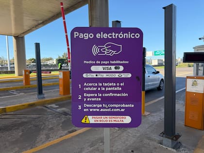El usuario debe dirigirse a la cabina señalizada en color violeta