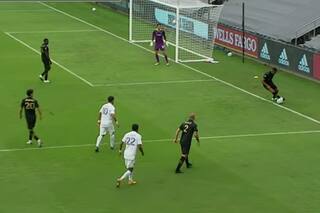 Crisis. El equipo de Guillermo perdió el clásico "por el VAR" y sigue último