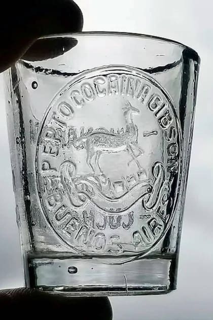 El vaso para consumir la Pepto Cocaína de la farmacia Gibson, en Buenos Aires