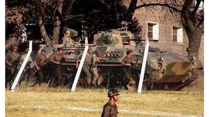 El VCTP en enero de 1989, durante la recuperación del regimiento de Tablada