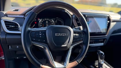 El vehículo cuenta con velocidad crucero