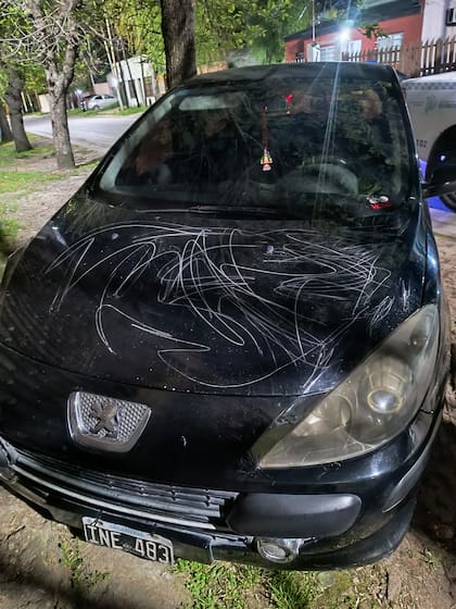 El vehículo, un Peugeot 307, resultó con daños estéticos