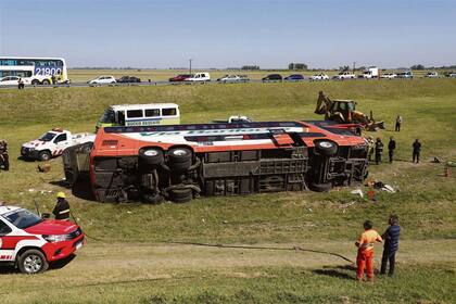 Así quedó el ómnibus volcado