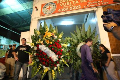 El velatorio de los restos de Sebastián Campos, el bombero voluntario de Vuelta de Rocha