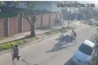 Amenazas, golpes y fuga: el vendedor de chipá que se defendió de dos ladrones y les retuvo la moto