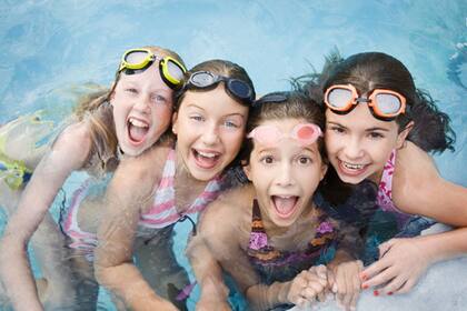 El verano en la pileta con amigas...un plan imperdible para las más chicas