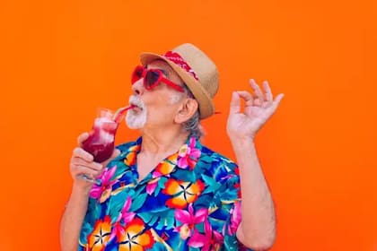 El verano es el momento ideal para usar colores llamativos y con mucha estampa (Foto Unsplash)