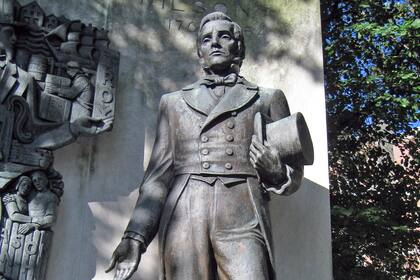 Hoy cuenta con un monumento en su ciudad natal, Massachusetts