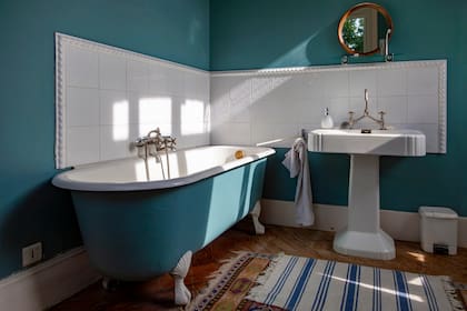 El verde azulado refleja el deseo de conectar con los tonos de la naturaleza