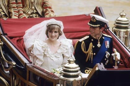 Luego del casamiento, Carlos y Diana fueron a tomarse un tren para iniciar su luna de miel