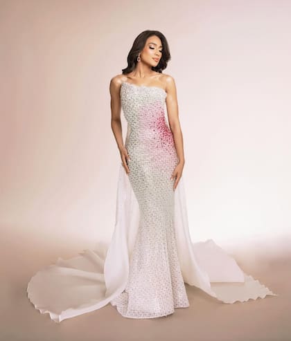 El vestido de Jennifer Ventura fue un tributo a la flor favorita de su madre (Instagram/@jenniferventura_m)