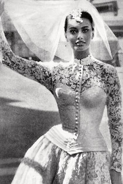 El vestido
de novia está
inspirado en el que
usó Sophia Loren en
la película Houseboat,
de 1958.