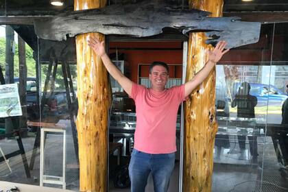 El veterinario, de 44 años, abrirá su segundo local la semana que viene, en la avenida Sarmiento 986, San Vicente