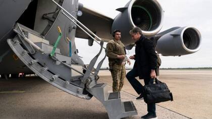 El viaje ni siquiera se confirmó hasta que el par estuvo a salvo en la vecina Polonia