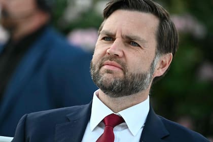 El vicepresidente de EE.UU. JD Vance anunció este miércoles que la administración Trump suspendió US$1300 millones en reembolsos de Medicaid a California