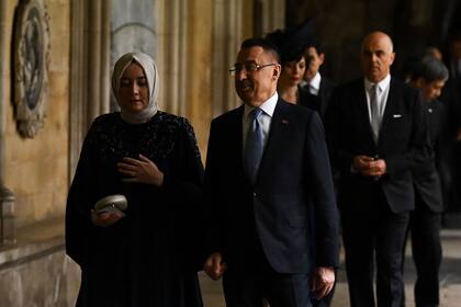 El vicepresidente de Turquía, Fuat Oktay, y su esposa, Humeyra Sahin