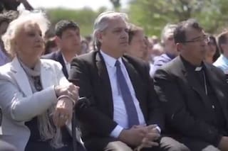 Del "río del cambio" a "la Argentina de pie": Macri y Fernández reciben el 2020