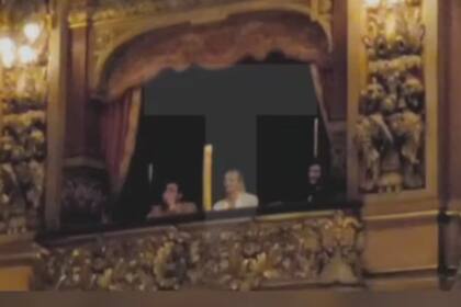 El video de Javier Milei con Yuyito González en el Teatro Colón. Captura: X/ @maxilegnani