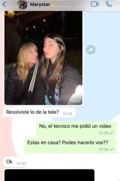 El video de la mujer que le hablaba al técnico comenzó con un chat entre la hija tiktoker y la mujer que envió el mensaje al especialista