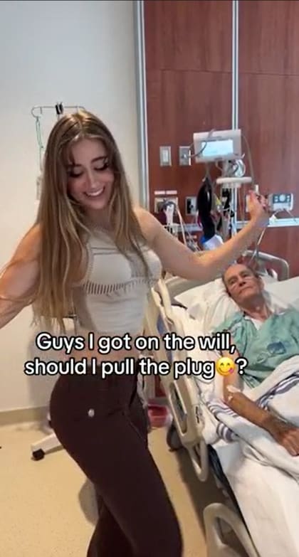 El video no pasó desapercibido y rápidamente se llenó de críticas para la joven (Captura: TikTok)