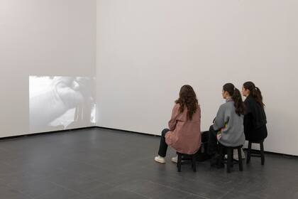 El video que muestra a Gallardo acariciando las manos de Estela