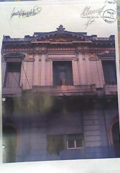 Recupera el hotel de su abuelo tras seis años de usurpación: una historia de horror a alivio El viejo hotel de la calle Chile