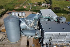 El viento huracanado “borró” una planta de silos en un pueblo cordobés