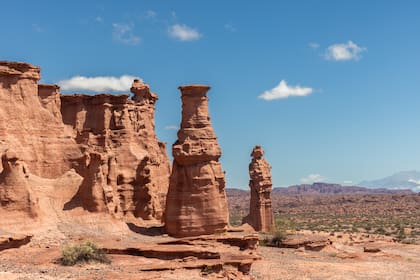 El viento talla la curiosas formas sobre la piedra y despiertan la imaginación de los visitantes.