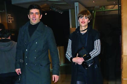 El viernes 5, Mónica y Marco Antonio fueron sorprendidos a la salida del Centro Cultural de la Cooperación, sobre la calle Corrientes, donde el actor estrenó obra.