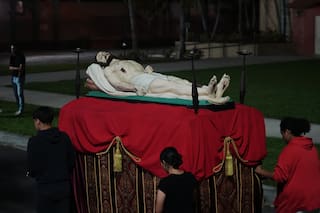 El viernes santo es un día único y solemne para cristianos, con oraciones y procesiones fervorosas