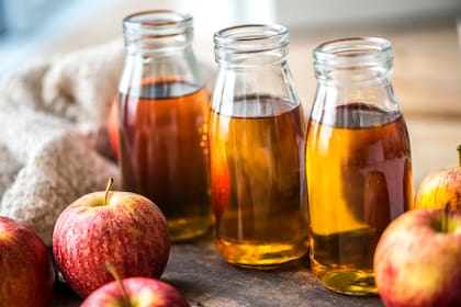 El vinagre de manzana puede ayudar a tiernizar la pechuga de pollo