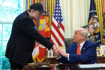 El vínculo con Trump se tensó tras una serie de críticas públicas, posteos eliminados y una disculpa parcial del empresario