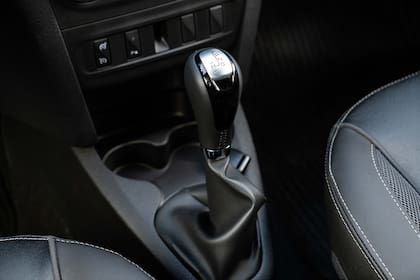 El vínculo entre el motor y la transmisión se realiza mediante un convertidor de torque