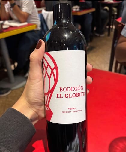 El vino de El Globito, el bodegón de Huracán, en Parque Patricios