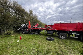 Violento choque frontal entre dos camiones: murió uno de los conductores