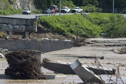 El violento paso del huracán Manuel dejó cuantiosos daños materiales y al menos 97 muertos