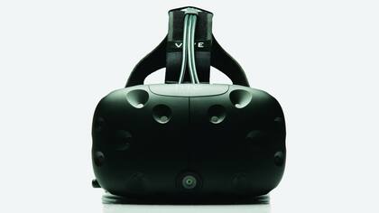 El visor de realidad virtual HTC Vive tiene un precio de 799 dólares y exige una computadora personal con un procesador potente y bastante memoria RAM