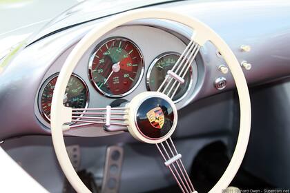 El volante del icónico modelo (Supercars.net - Richard Owen)