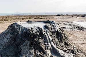 Qué son los volcanes de lodo, cómo se forman y qué secretos guardan de nuestro planeta