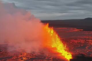 Alarma por la erupción del volcán Litla Skógfell: evacuaciones y alerta por cambios en el flujo de lava