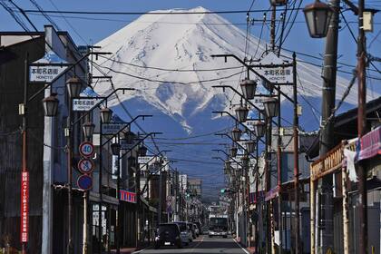El volcán más conocido de Japón estará cerrado a los visitantes este verano para prevenir la propagación del virus
