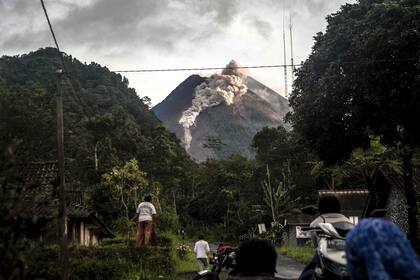 Volcán Merapi. Las autoridades han mantenido la alerta un nivel por debajo de la máxima.