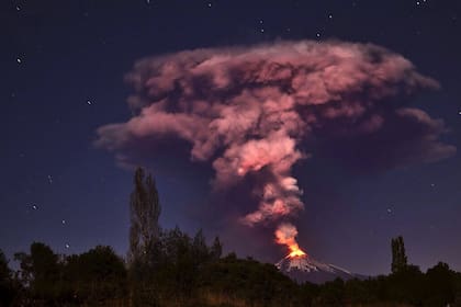 El volcán Villarrica durante una erupción en 2015