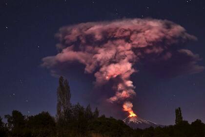 El volcán Villarrica entró en erupción esta madrugada al sur de Chile