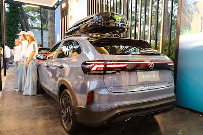 El Volkswagen Nivus destaca por su estilo y tecnología.